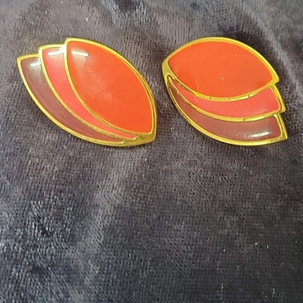 Lot Of 8 Pair Of Vintage Pierced Earrings, Metal, Enamel, Plastic